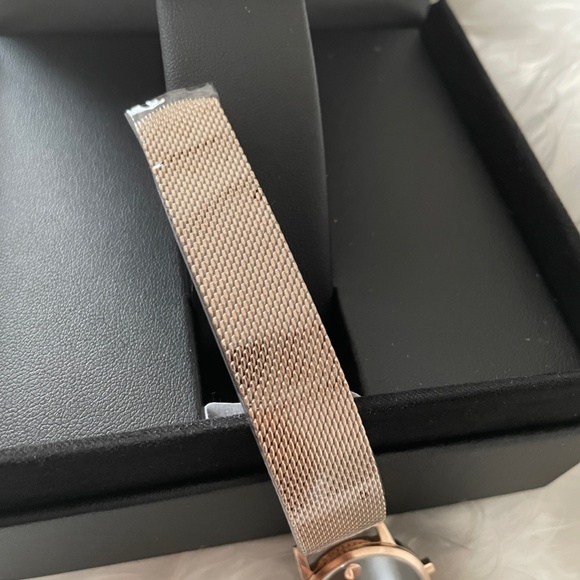 Movado Museum classic stainless steel with mother of pearl dial on rose gold main image 6